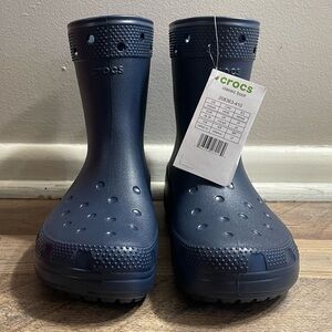 Blue crocs classic boots. Size m6/w8. NWT